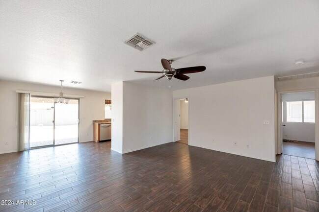 Building Photo - 13825 W Ironwood St