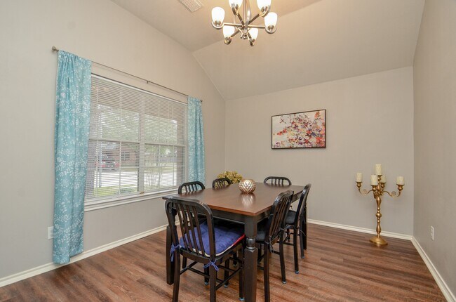 Foto del edificio - 24407 Pepperrell Pl St