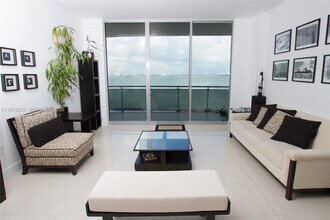 Building Photo - 7901 Hispanola Ave