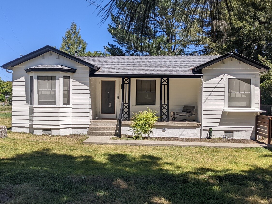Primary Photo - 2544 Redwood Rd