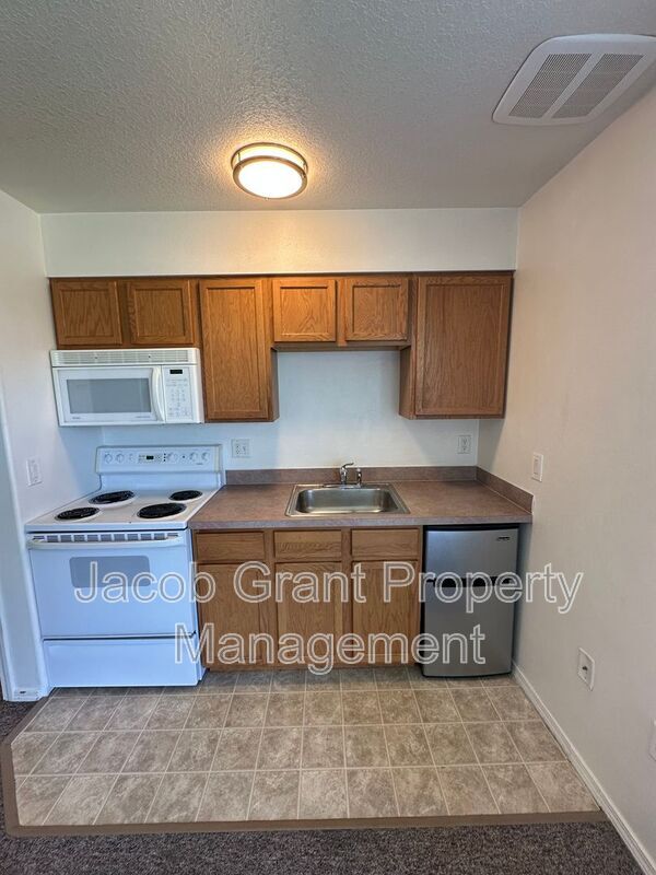 Building Photo - 1378 Curlew Ave