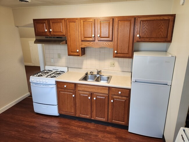Kitchen - 138 Main St