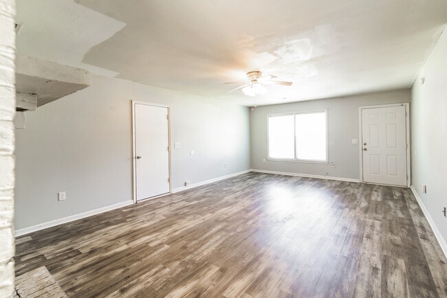 Building Photo - 614 Beauregard Rd