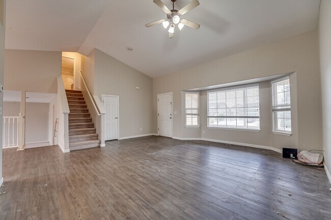 Foto del edificio - Spacious 3 bed, 2.5 bath home located in Wellington, CO