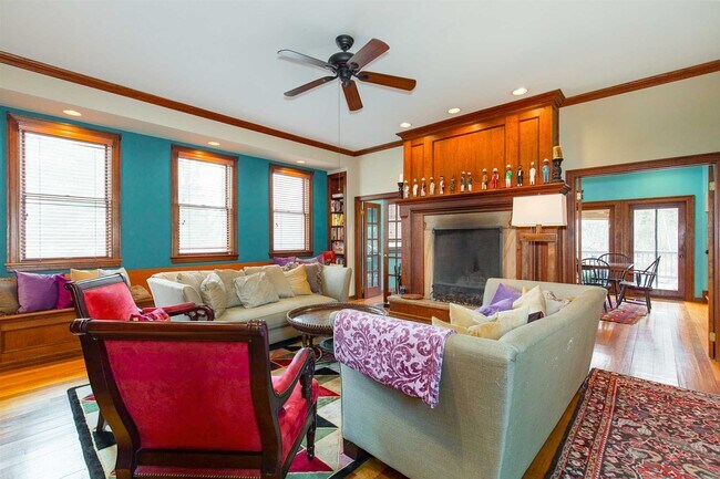 Foto del edificio - 217 Browns Pond Rd