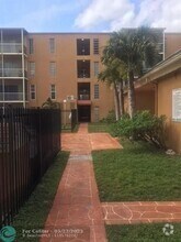 Building Photo - 4848 NW 24th Ct