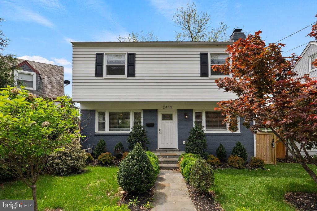 Foto principal - 2415 Randolph St NE