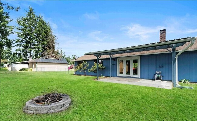 Building Photo - Fantastic 3 bdrm Rambler with Community Sw...