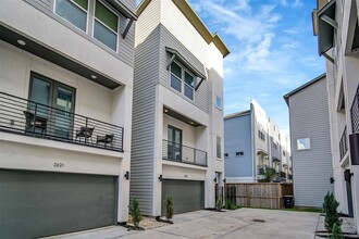 Building Photo - 2623 Hutchins St
