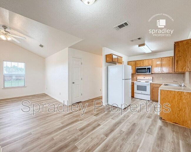 Foto del edificio - 115 Lacey Lou Ln