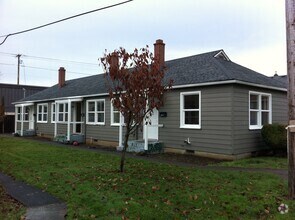 Building Photo - 4907-4911-4911 N Maryland Ave