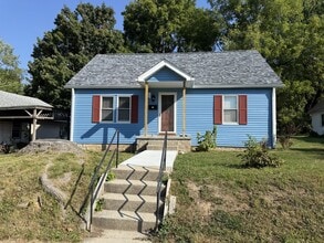Building Photo - 516 W Allen St