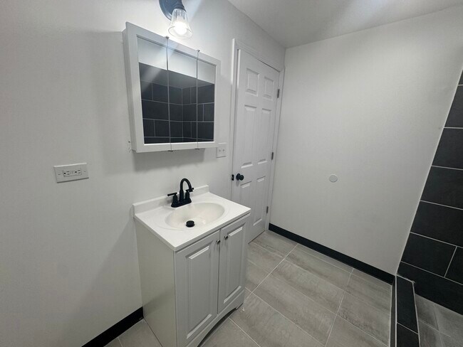 Foto del edificio - 1045 E 73rd St