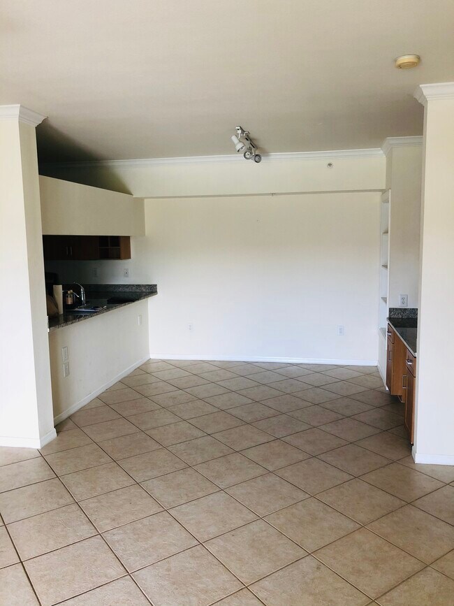 Building Photo - 6510 Emerald Dunes Dr