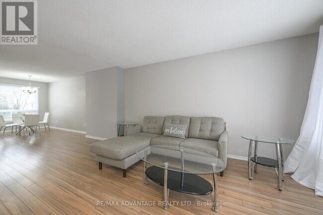 Photo du bâtiment - 925-925 Lawson Rd