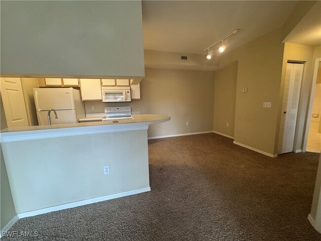 Building Photo - 6321 Aragon Way