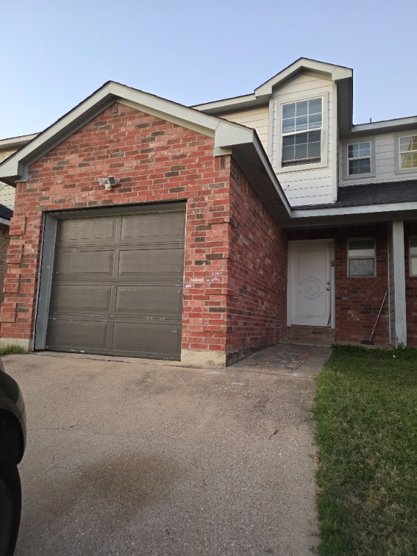 Foto principal - 3325 Hanger Ave