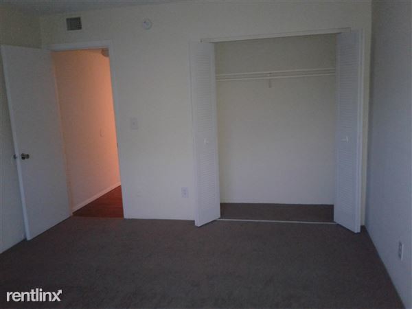 Building Photo - 461 Brentwood Dr