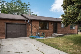 Building Photo - 10373 N Sunview Ln