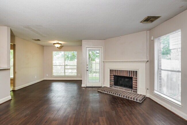 Foto del edificio - 8710 High Mountain Dr