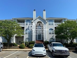 Building Photo - 5012 Lawndale Dr