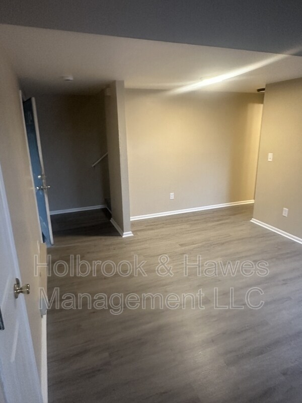 Foto del edificio - 4531 Boardwalk Dr