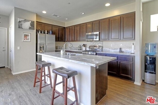 Foto del edificio - 3554 Albion Dr