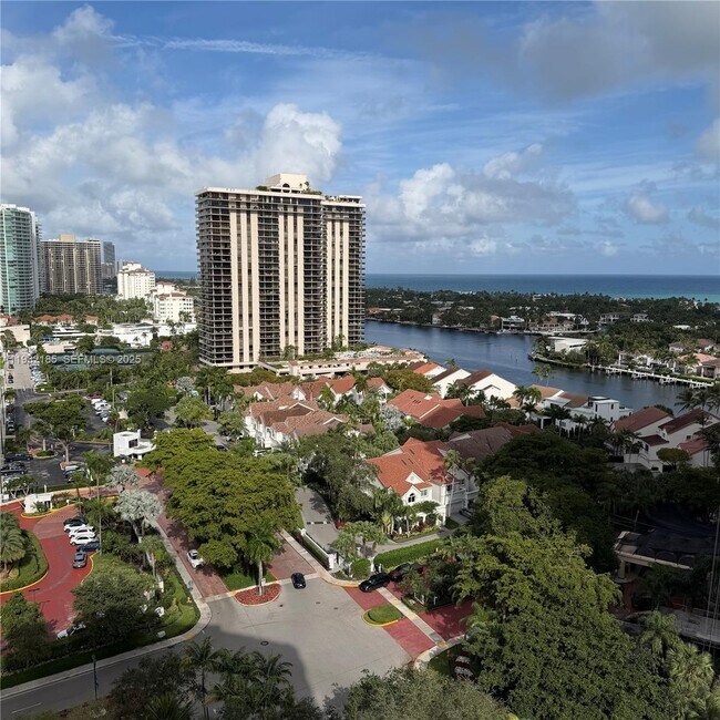 Building Photo - 19400 Turnberry Way