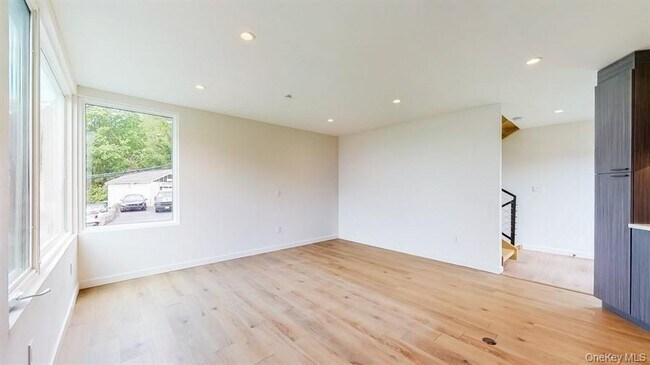 Building Photo - 16 Tiernans Ln