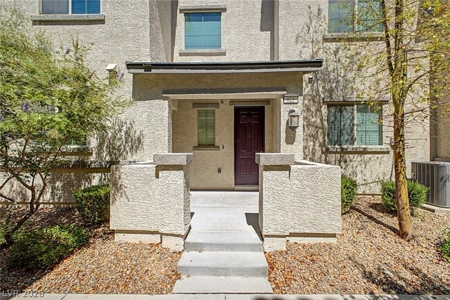 Building Photo - 825 Star Estates Ave