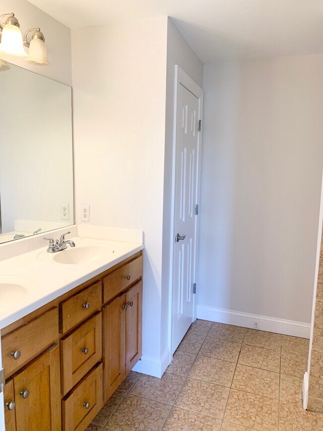 Foto del edificio - 2465 Main St