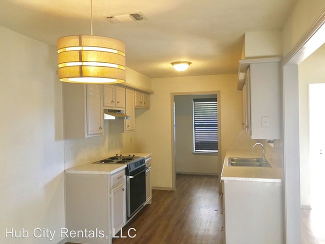 Building Photo - 2 br, 1.5 bath House - 2025 S Loop 289