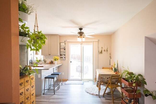 Foto del edificio - BEAUTIFUL 4 BEDROOM / 3 BATH HOME IN LAFAY...