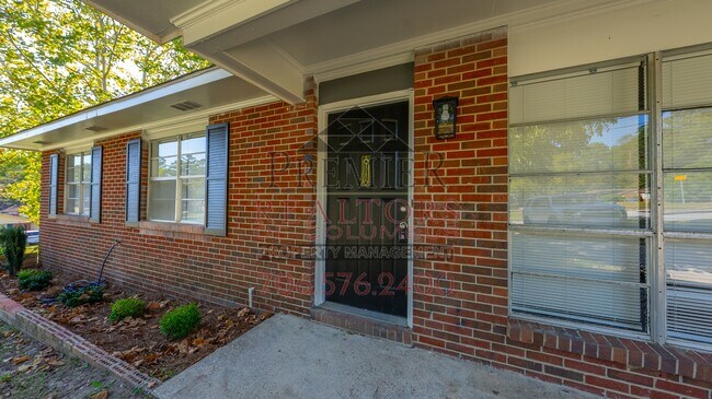 Foto del edificio - 6344 Newick Dr