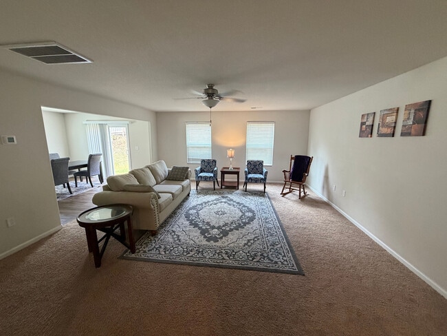 Building Photo - Room in House on Creedmore Hills Dr
