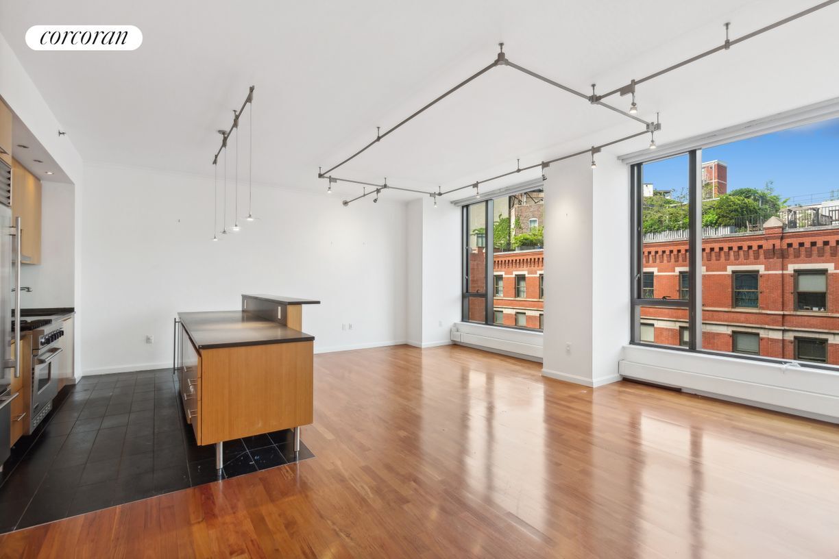 Primary Photo - 505 Greenwich St