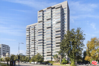 Building Photo - 865 Comstock Ave
