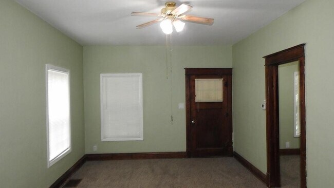 Building Photo - 205 S Willis Ave