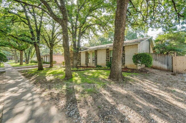 Foto del edificio - 2909 White Oak Ln