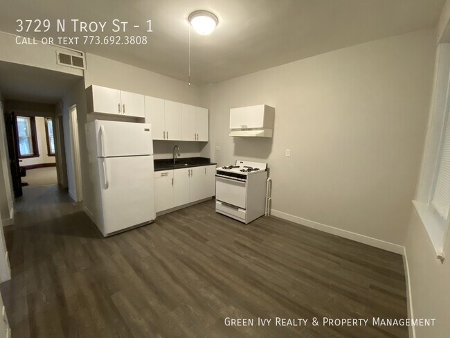 Foto del edificio - 3729 N Troy St
