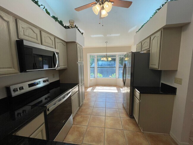 Building Photo - ANNUAL RENTAL - 2 BED / 2 BATH VILLA AT REGENT PARK