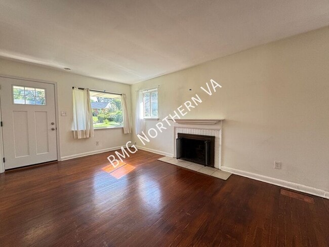 Building Photo - 7046 Lee Park Ct