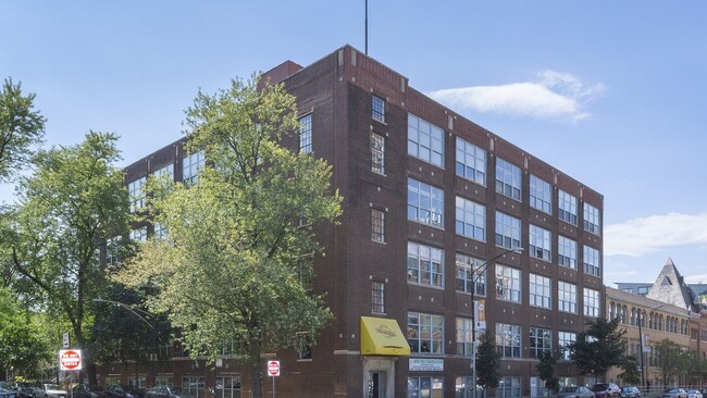Building Photo - 1733 W Irving Park Rd