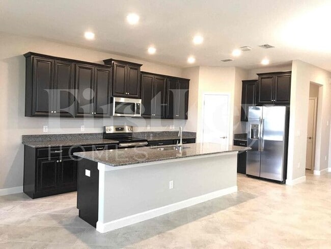 Building Photo - 9835 Ivory Dr