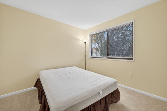 Building Photo - 13045 Thyme Ct