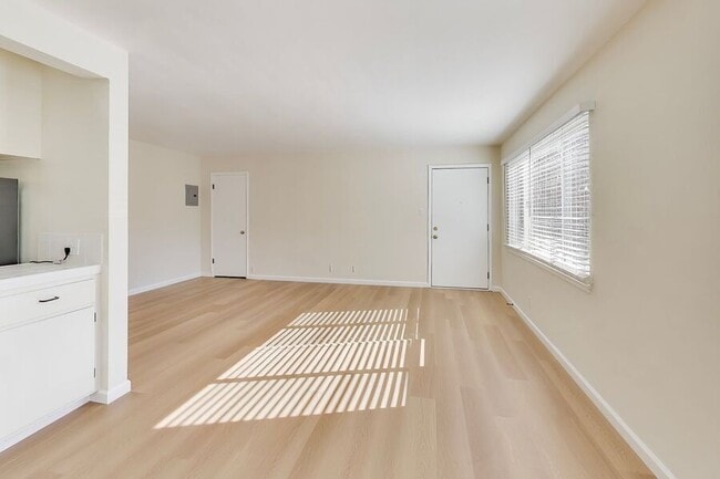 Foto del edificio - 1549 San Carlos Ave