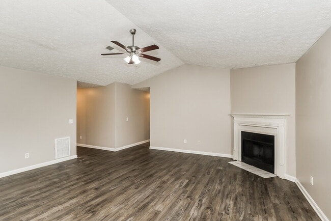 Building Photo - 39 Fairview Dr