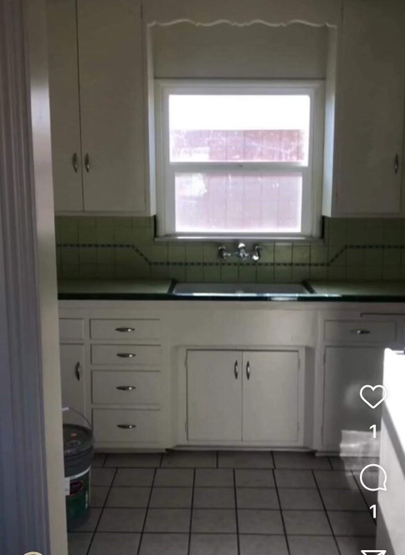 Kitchen - 1475 E Broadway