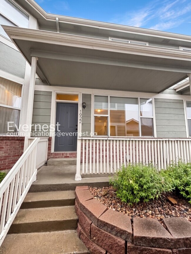 2 Bed/2.5 Bath Townhome with Fenced Yard & Garage / Available Soon! - 2 Bed/2.5 Bath Townhome with Fenced Yard & Garage / Available Soon!