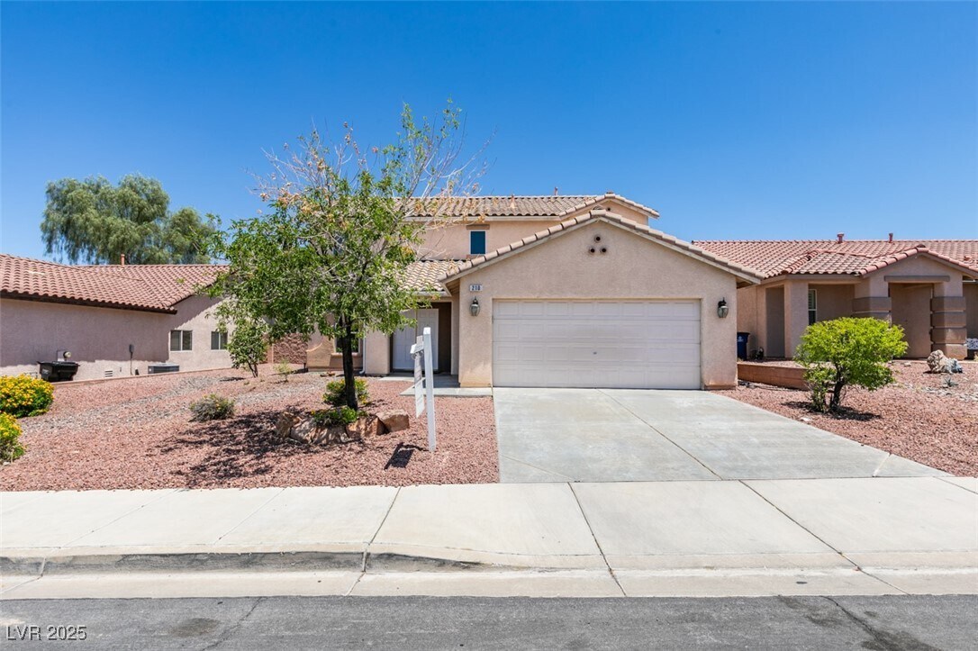 Foto principal - 210 Lynbrook St